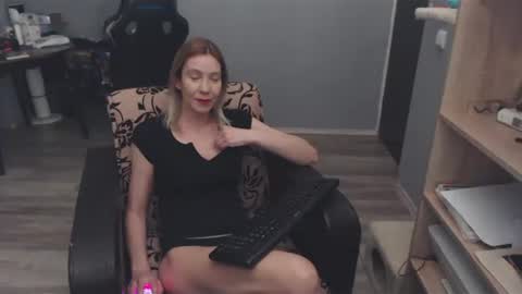 hanna_ha online show from February 20, 7:30 pm