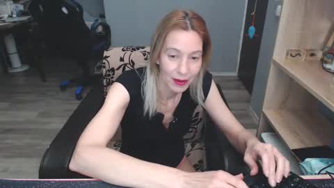 hanna_ha online show from February 26, 7:53 pm