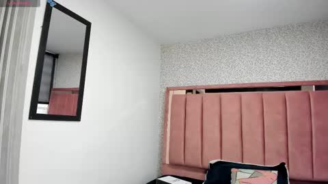  H A N N A  online show from February 27, 9:18 pm