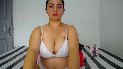 Hanna Milk Show online show from February 10, 4:58 pm