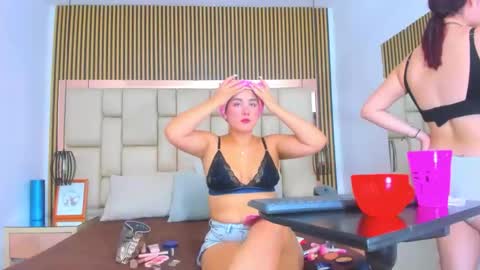 hannaANDcherri online show from December 15, 10:39 pm