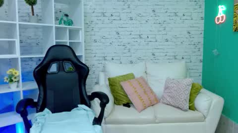 Snapshot of hannah__jackson chatting on October 23, 12:39 pm Hannah online show from October 23, 12:39 pm