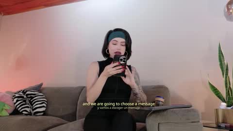 Hannah  online show from February 28, 12:58 am