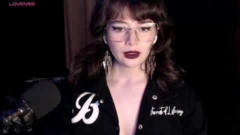 Hannah online show from December 14, 3:02 am