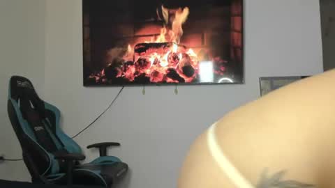 Hannah online show from July 23, 8:39 pm