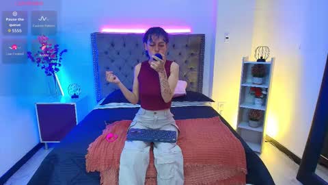 HannahBlue  online show from March 3, 12:34 pm