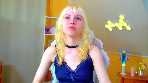 Hannah online show from June 24, 6:42 am