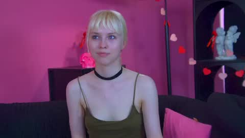 Hannah online show from June 27, 12:44 pm