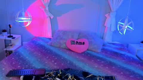 Hannah online show from October 8, 11:38 am