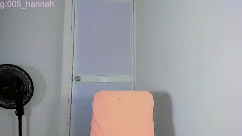 hannahsmit_ online show from October 14, 9:34 am