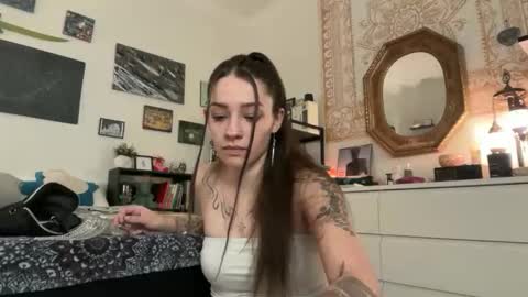 Hannah Taylor online show from February 11, 2:15 am