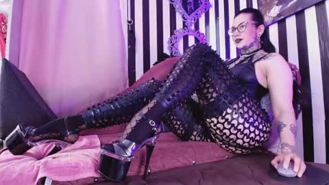 FOLLOW ME INTA MOONXMAFE online show from March 24, 8:48 pm