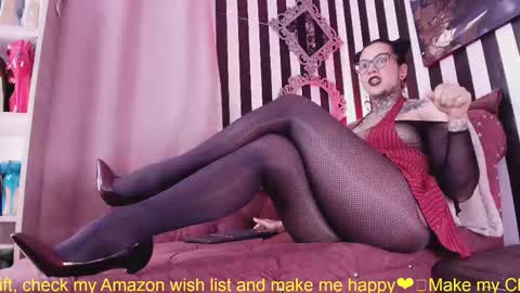 FOLLOW ME INTA MOONXMAFE online show from December 15, 10:39 pm