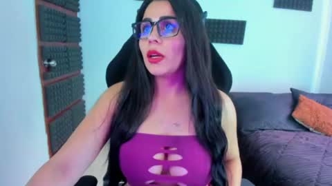 Hanna  online show from June 26, 9:09 pm
