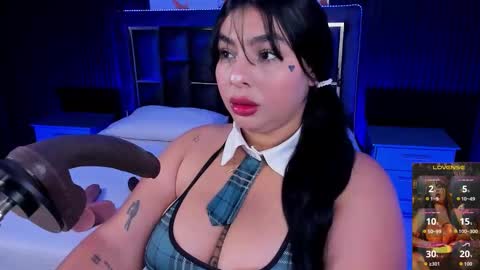 Hannasscott online show from October 28, 1:12 pm