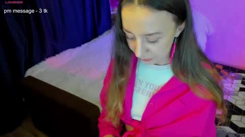 Snapshot of happystephanie chatting on February 1, 6:29 pm Stephanie online show from February 1, 6:29 pm