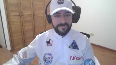 Snapshot of hard_cock_dude chatting on November 1, 11:48 pm Hard cock dude online show from November 1, 11:48 pm