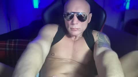 Snapshot of hardmattsteel chatting on December 24, 2:32 am MATTSTEEL - ITALIAN STALLION online show from December 24, 2:32 am