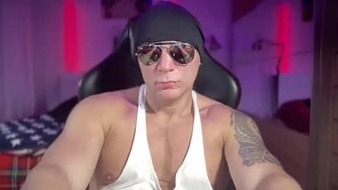 Snapshot of hardmattsteel chatting on February 13, 10:43 pm MATTSTEEL - ITALIAN STALLION online show from February 13, 10:43 pm