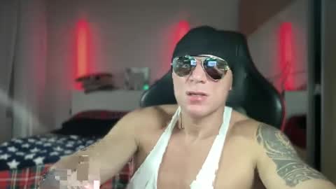 Snapshot of hardmattsteel chatting on December 14, 3:39 am MATTSTEEL - ITALIAN STALLION online show from December 14, 3:39 am