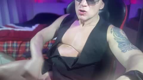 Snapshot of hardmattsteel chatting on February 8, 1:32 am MATTSTEEL - ITALIAN STALLION online show from February 8, 1:32 am