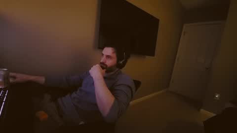 Tom online show from December 25, 12:37 am