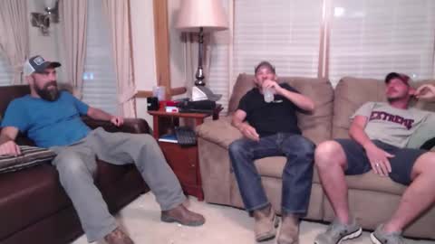 Snapshot of hardworkertn chatting on October 10, 1:00 am hardworkertn online show from October 10, 1:00 am