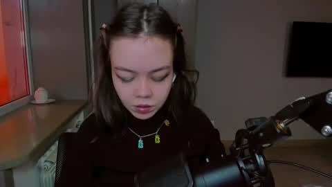 Snapshot of haribo_asmr chatting on February 19, 11:17 am Miss Hari online show from February 19, 11:17 am