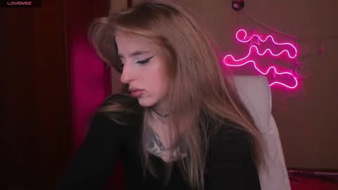 Julia online show from March 1, 5:09 am