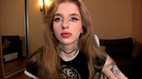 Julia online show from April 4, 5:03 am