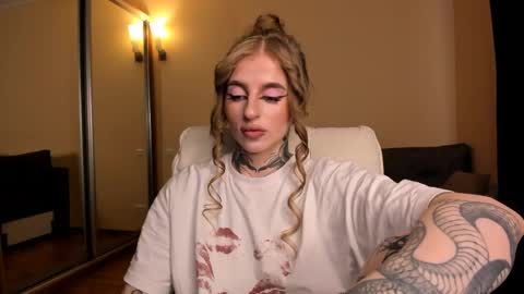 Julia online show from May 6, 5:46 am