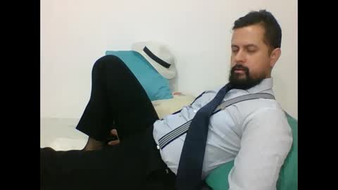 Snapshot of harry_goldenmillerx10fun chatting on January 24, 8:53 pm Harry online show from January 24, 8:53 pm