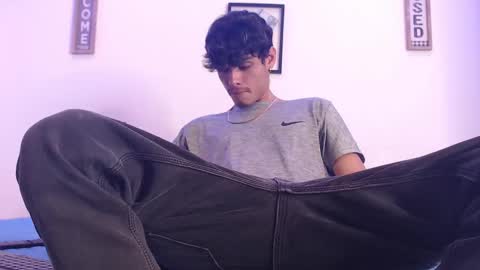 Snapshot of harrythomson1 chatting on March 10, 7:22 am harry thomson online show from March 10, 7:22 am