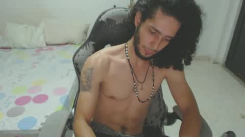 Snapshot of hasani_savala chatting on October 21, 1:22 am Hasani online show from October 21, 1:22 am