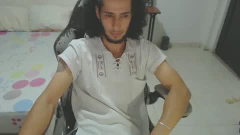 Snapshot of hasani_savala chatting on October 19, 5:01 am Hasani online show from October 19, 5:01 am