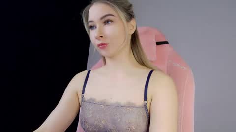 Anna online show from February 15, 9:30 am