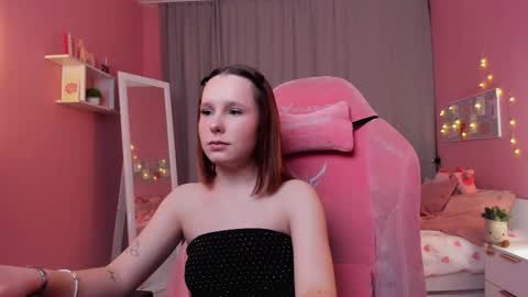 Mia online show from January 16, 2:09 am