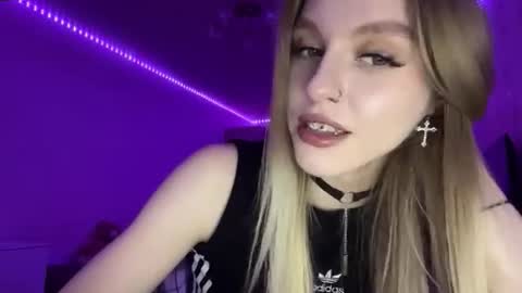 Vuklly online show from December 15, 1:18 pm