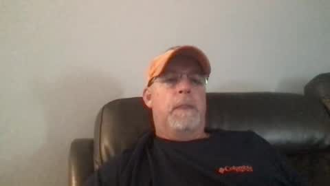 Snapshot of hdeuce22 chatting on February 17, 7:55 pm Hdeuce22 online show from February 17, 7:55 pm