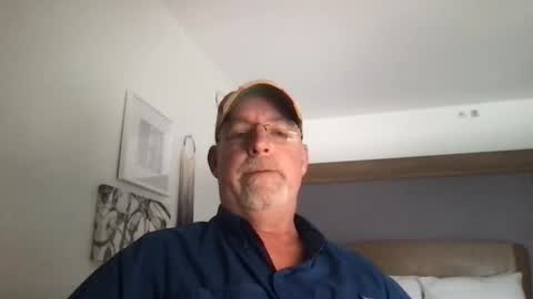 Snapshot of hdeuce22 chatting on February 19, 7:37 pm Hdeuce22 online show from February 19, 7:37 pm