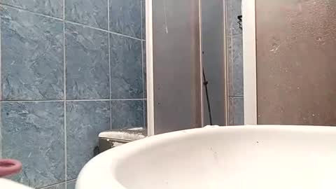 hdhdhhdhj online show from January 3, 4:00 am