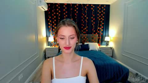 heartedlove_1 online show from November 17, 6:43 pm