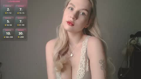 Akemi instinthemoodforlooove online show from April 10, 7:40 pm