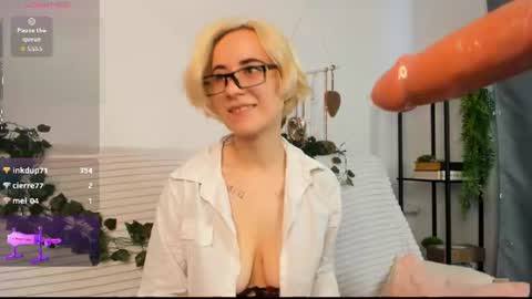 heavenmoth online show from July 3, 2:55 pm