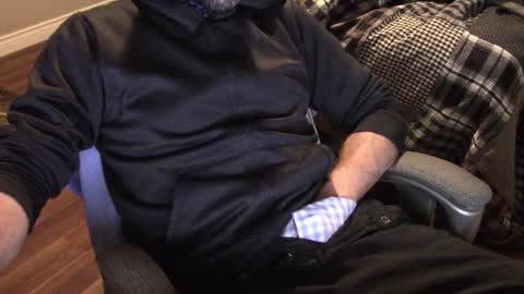 Snapshot of heavilyhung chatting on October 23, 2:02 am John online show from October 23, 2:02 am