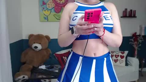 hebelongs2her online show from June 15, 7:39 pm