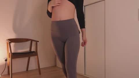 Snapshot of hee_jeen chatting on December 20, 11:16 pm Jeen online show from December 20, 11:16 pm