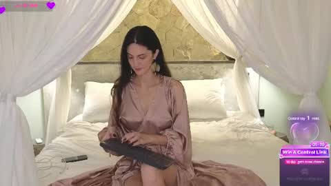 Heidi brunette Foxy red head and Carrie blondie online show from July 23, 2:31 am