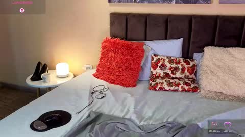 helena online show from February 5, 1:58 pm