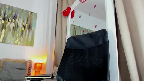 Snapshot of helena_santos01 chatting on February 22, 6:19 pm Helena Santos online show from February 22, 6:19 pm